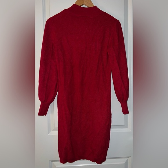 Elegant Red Long Sleeve Knit Midi Dress with Keyhole Back - Picture 2 of 3
